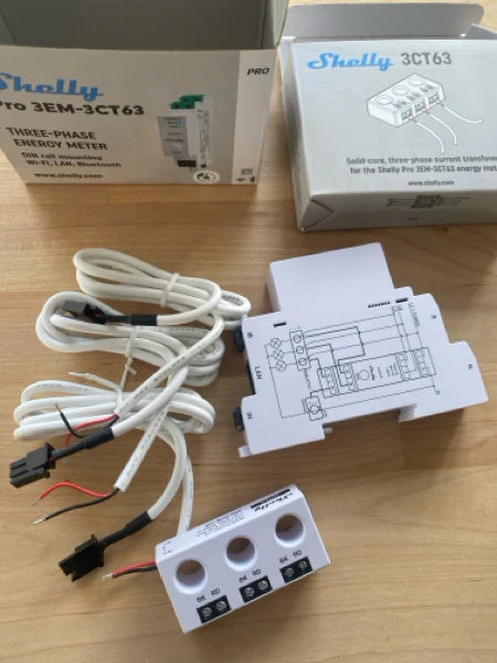 Shelly Pro 3EM-3CT63 instalado en cuadro eléctrico trifásico