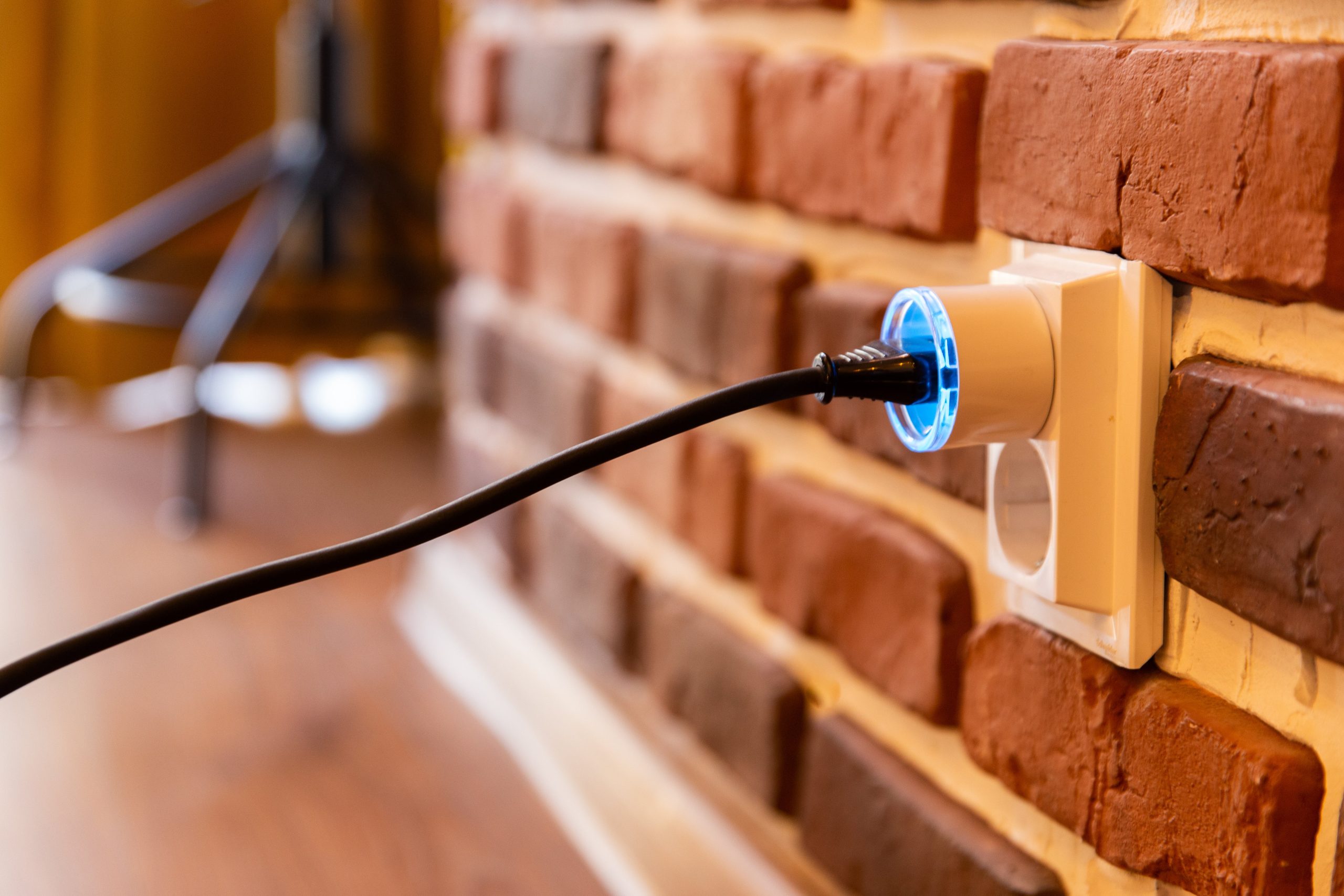 Shelly Plus Plug S monitorización consumo eléctrico tiempo real