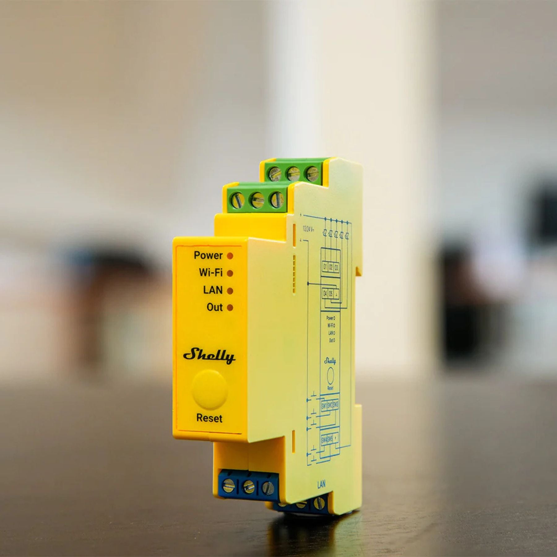 Shelly Pro RGBWW PM instalado armario eléctrico DIN