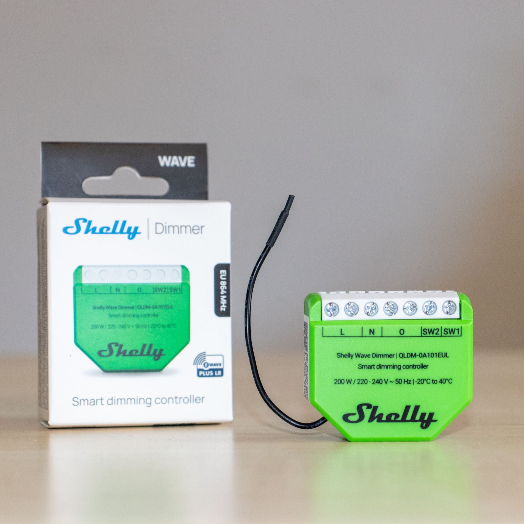 Shelly Wave Dimmer instalado caja interruptor regulación LED