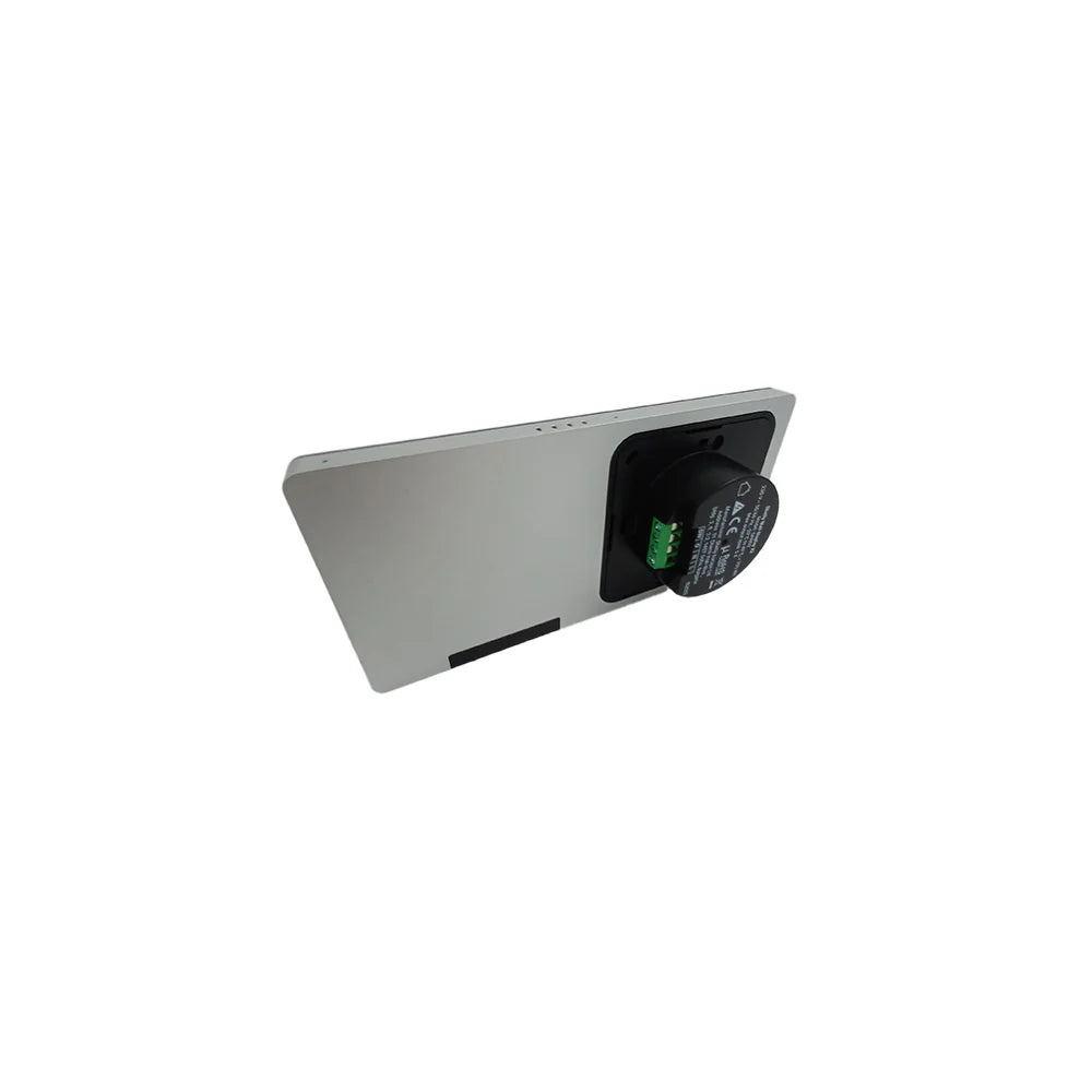 Wall Display X2 plateado con interfaz táctil para automatizaciones Shelly